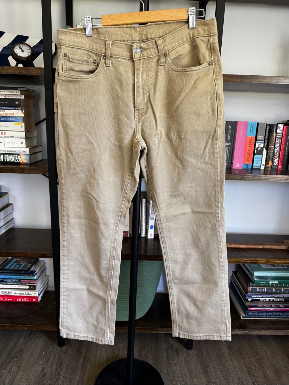 Levi’s • Classic Beige Straight-Leg Jeans
